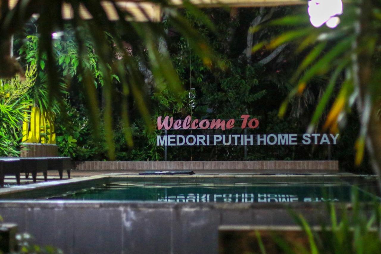 Medori Putih Homestay Uluwatu Buitenkant foto